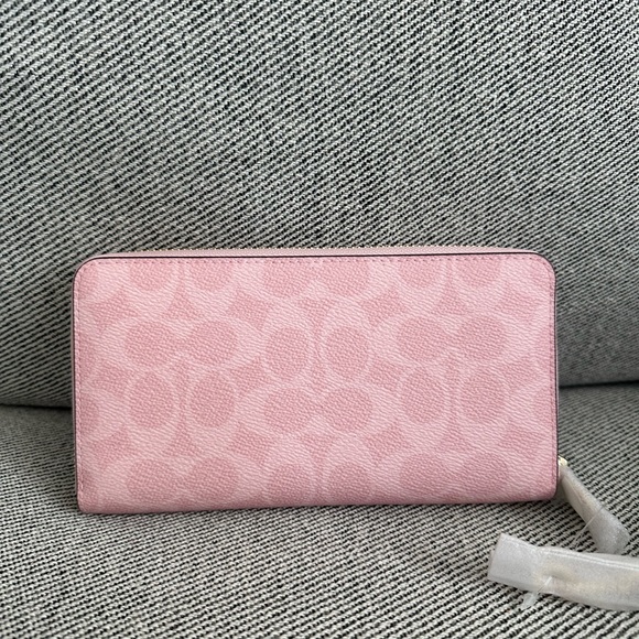 NWT Coach Long Zip Around Wallet In Signature Canvas In Gold/Powder Pink CW778 - Picture 4 of 6